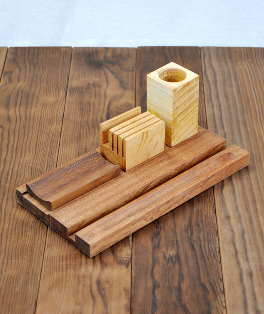 Organizador de escritorio / soporte de Tablet y móvil de madera | Sekcio