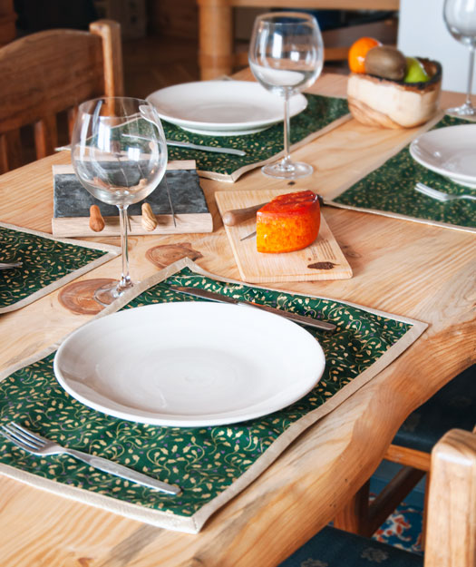 Mesa de comedor de madera maciza | Ofta