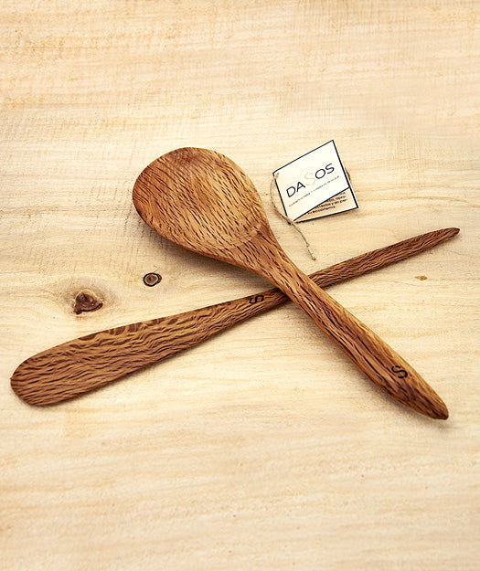 Paleta y cucharón de cocina hechas a mano en madera de encina