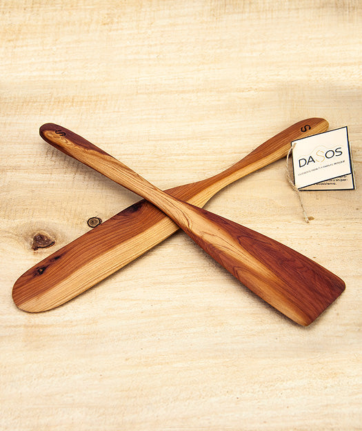 Juego de paletas de cocina hechas a mano en madera de sabina